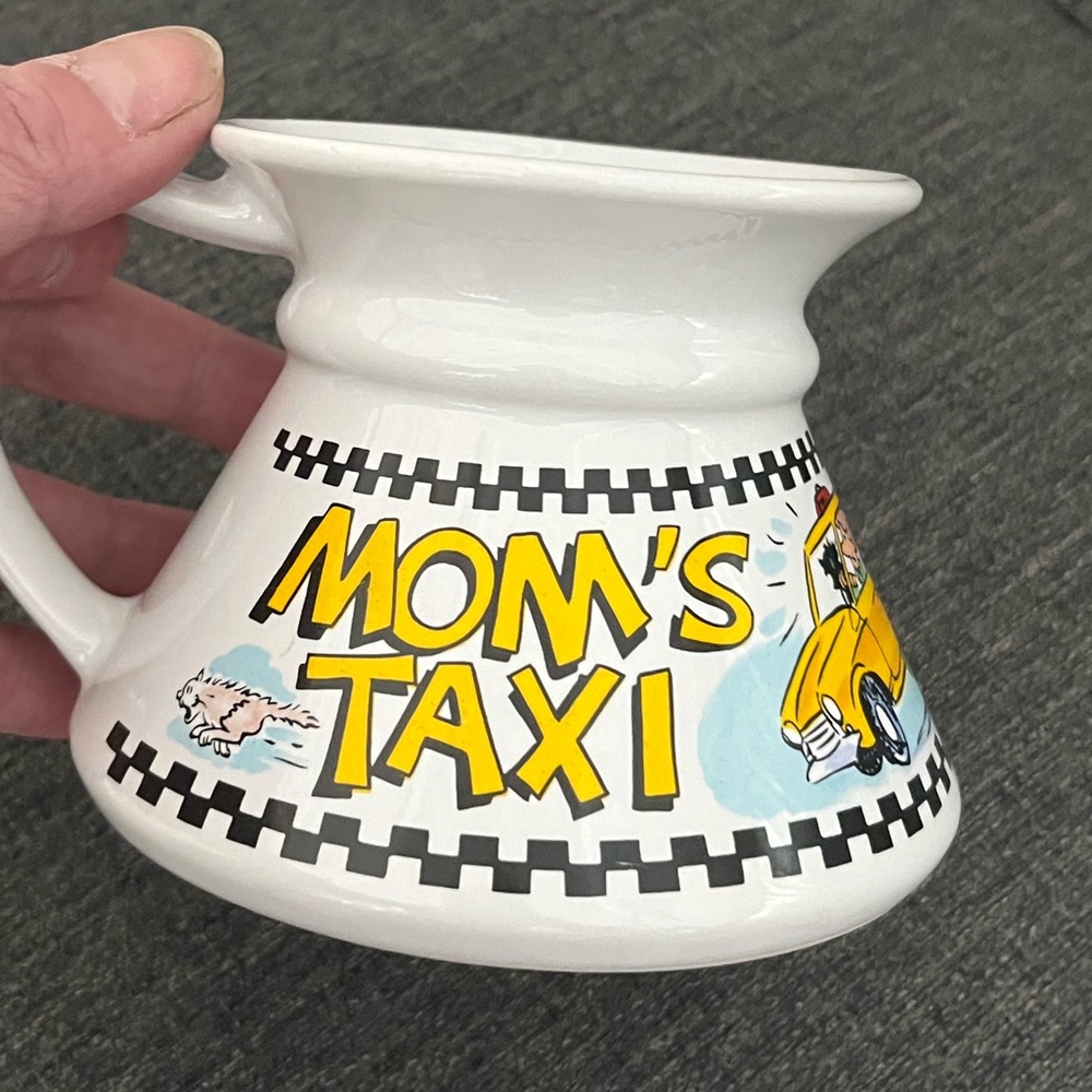 Mom Taxi hard to spill coffee cup